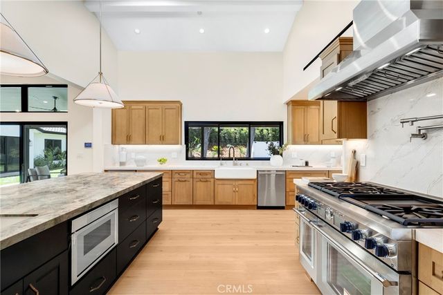 5200 Armida Drive, Woodland Hills, CA 91364