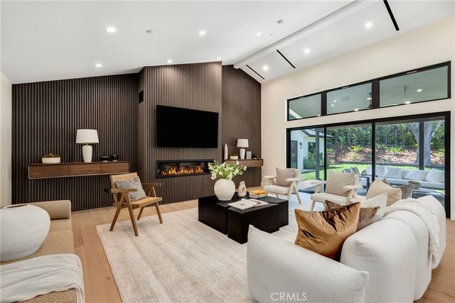 5200 Armida Drive, Woodland Hills, CA 91364