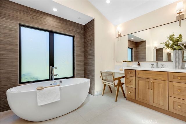 5200 Armida Drive, Woodland Hills, CA 91364