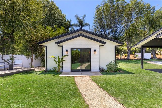 5200 Armida Drive, Woodland Hills, CA 91364