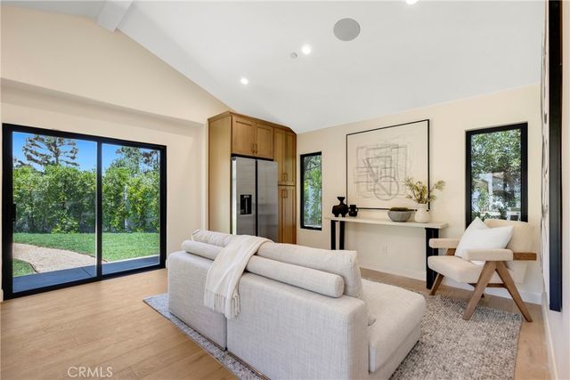 5200 Armida Drive, Woodland Hills, CA 91364