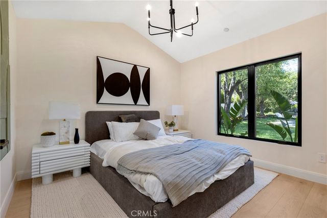5200 Armida Drive, Woodland Hills, CA 91364