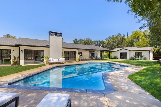 5200 Armida Drive, Woodland Hills, CA 91364