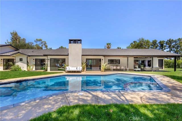 5200 Armida Drive, Woodland Hills, CA 91364