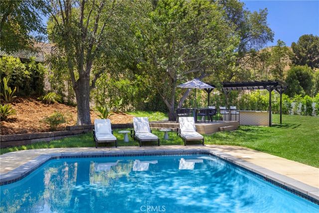 5200 Armida Drive, Woodland Hills, CA 91364