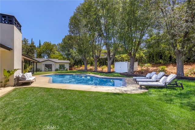 5200 Armida Drive, Woodland Hills, CA 91364