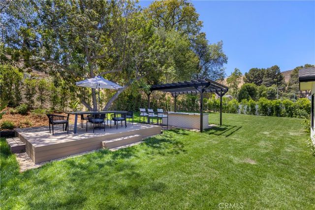 5200 Armida Drive, Woodland Hills, CA 91364
