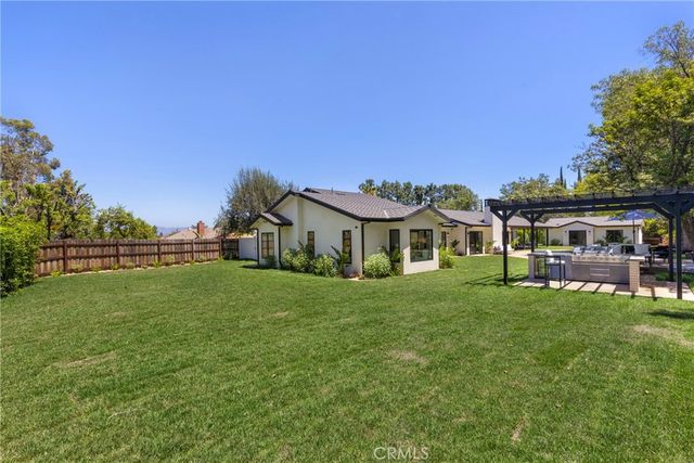 5200 Armida Drive, Woodland Hills, CA 91364