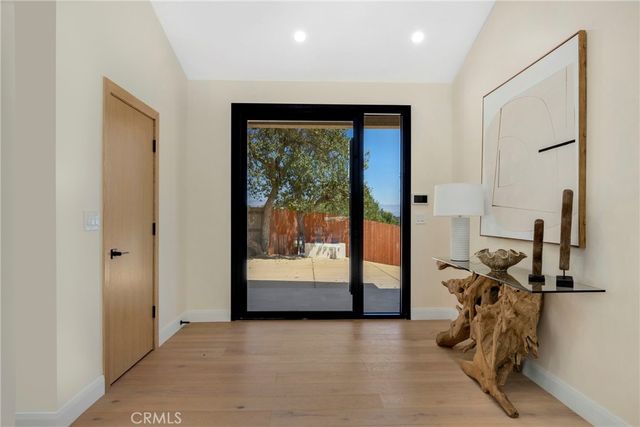 5200 Armida Drive, Woodland Hills, CA 91364