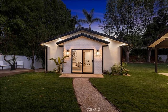 5200 Armida Drive, Woodland Hills, CA 91364