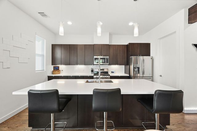 912 W 19th Street C, Houston, TX 77008