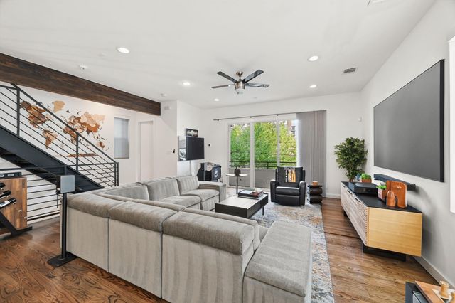 912 W 19th Street C, Houston, TX 77008