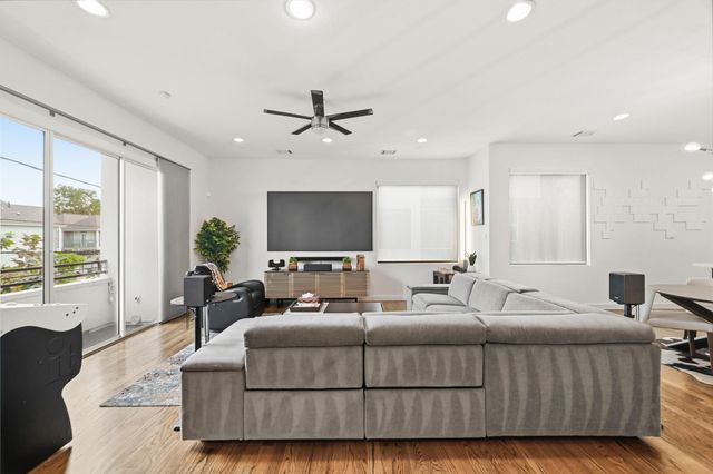 912 W 19th Street C, Houston, TX 77008