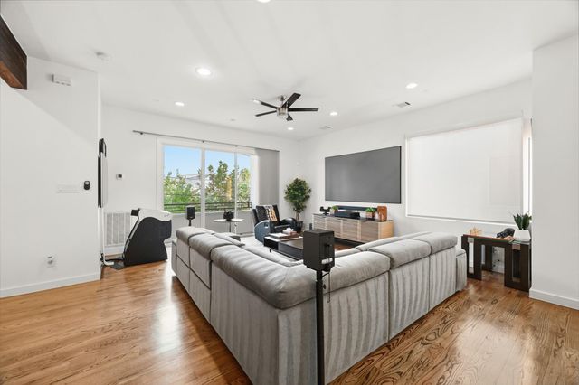 912 W 19th Street C, Houston, TX 77008