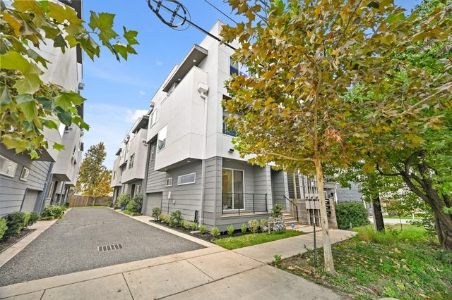 912 W 19th Street C, Houston, TX 77008