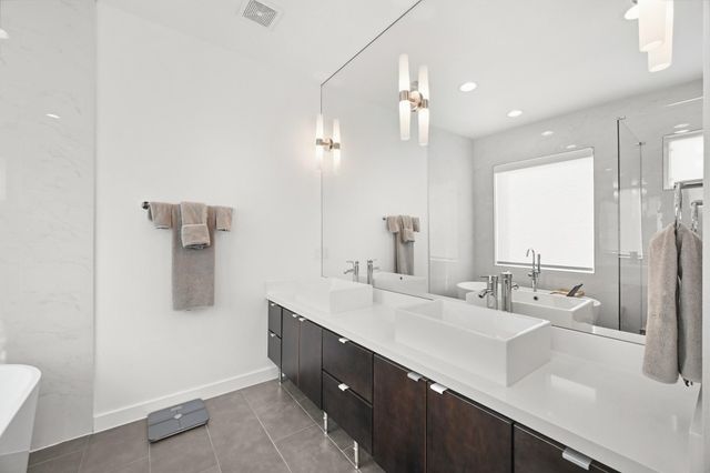 912 W 19th Street C, Houston, TX 77008