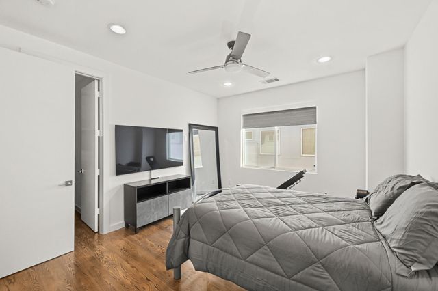 912 W 19th Street C, Houston, TX 77008