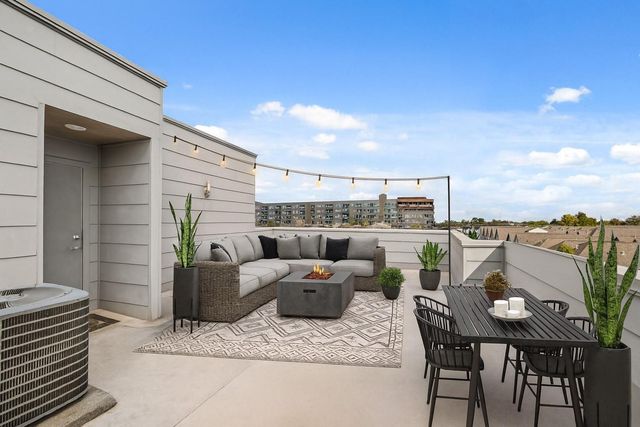 912 W 19th Street C, Houston, TX 77008