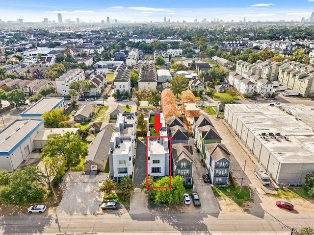 912 W 19th Street C, Houston, TX 77008