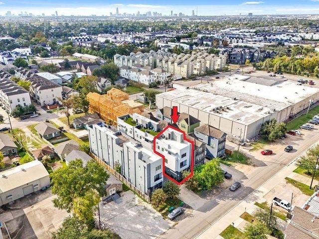 912 W 19th Street C, Houston, TX 77008