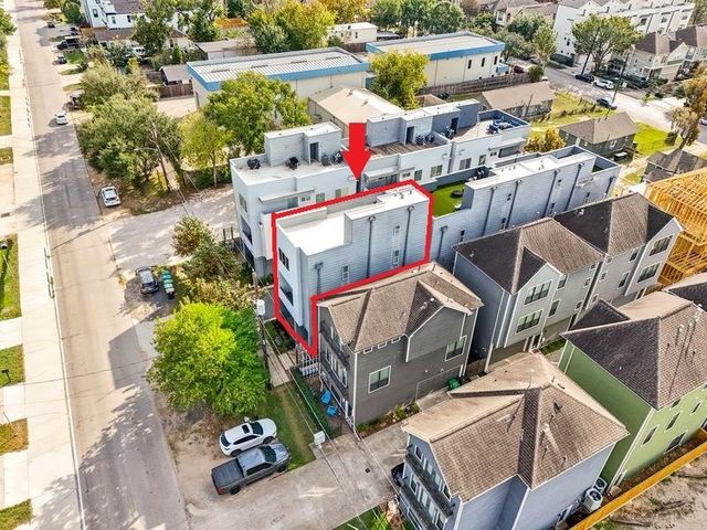 912 W 19th Street C, Houston, TX 77008