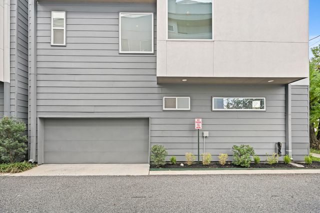 912 W 19th Street C, Houston, TX 77008