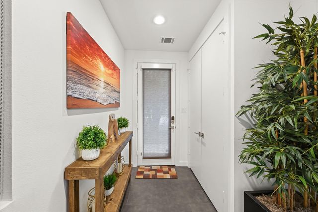 912 W 19th Street C, Houston, TX 77008