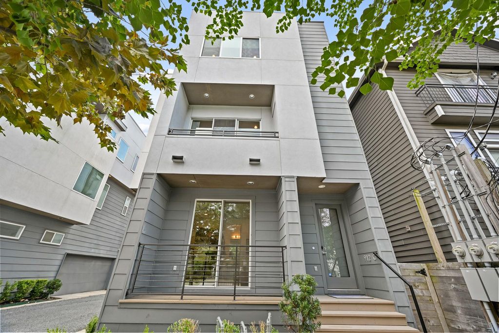 912 W 19th Street C, Houston, TX 77008