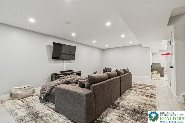 2128 Danville, Upper Hanover Twp, PA 18073