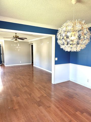 1233 Jacksons Hill Rd, Hermitage, TN 37076