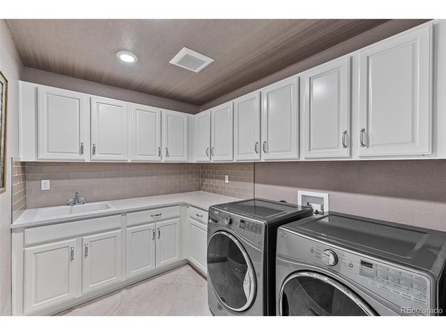 7298 W Adriatic Cir, Lakewood, CO 80227