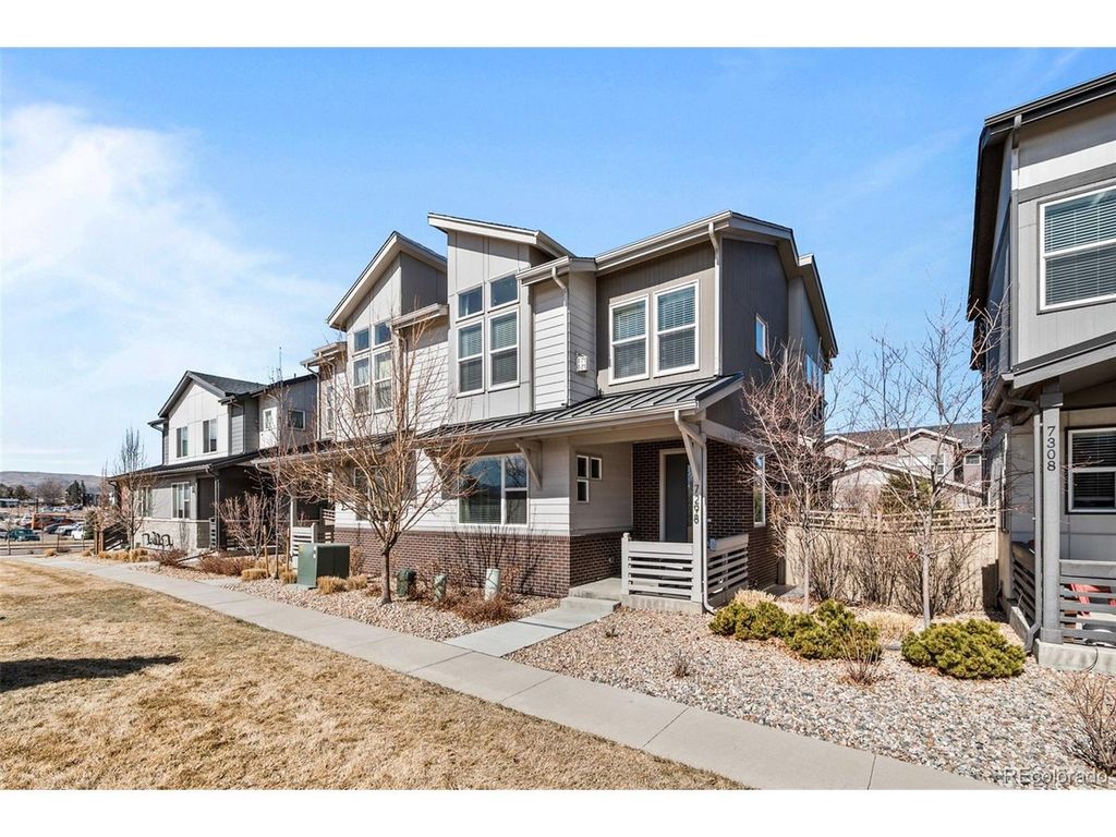 7298 W Adriatic Cir, Lakewood, CO 80227