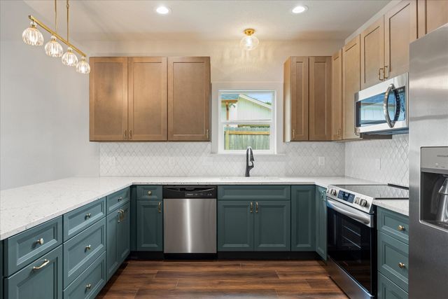 2603 Creekview Drive, Granbury, TX 76048