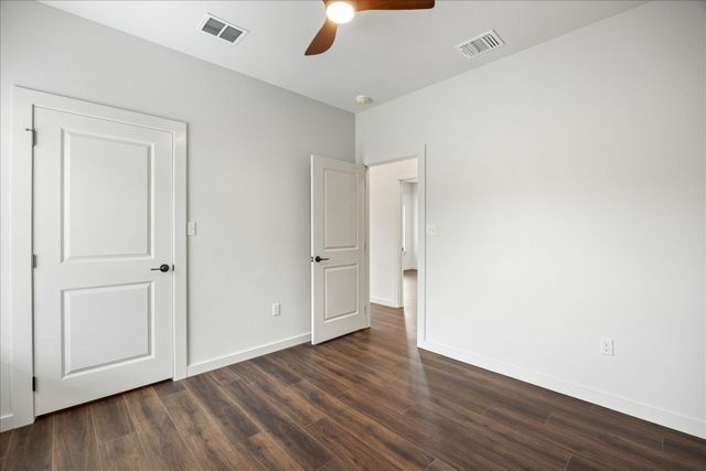 2603 Creekview Drive, Granbury, TX 76048