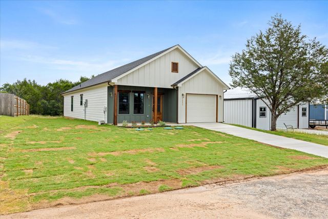 2603 Creekview Drive, Granbury, TX 76048