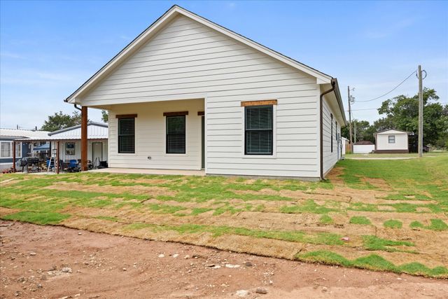 2603 Creekview Drive, Granbury, TX 76048