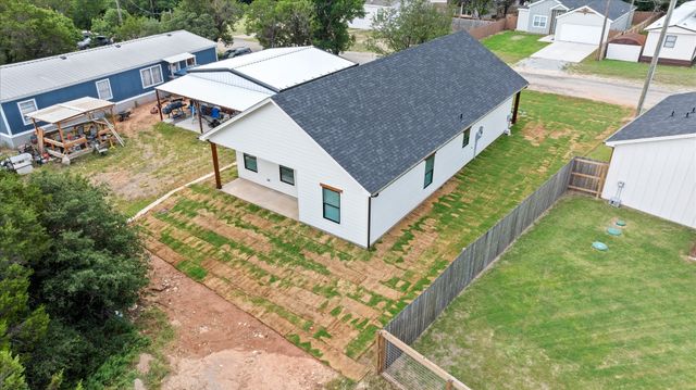 2603 Creekview Drive, Granbury, TX 76048