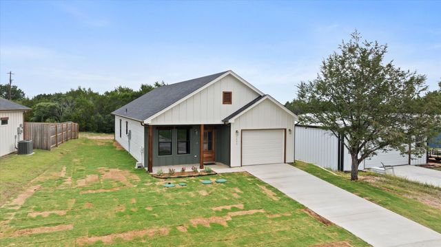 2603 Creekview Drive, Granbury, TX 76048