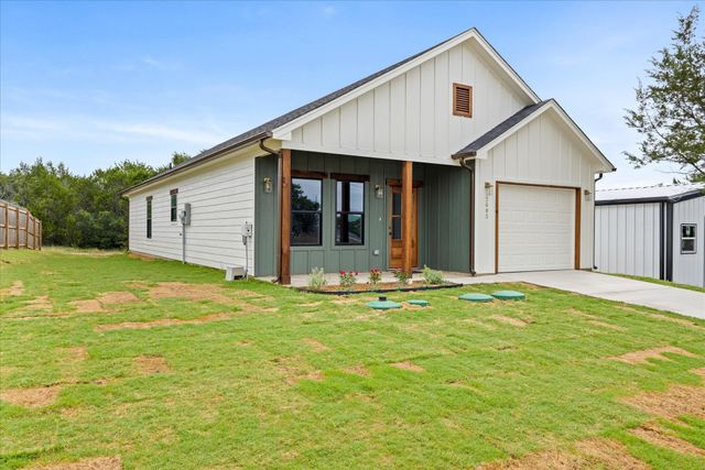 2603 Creekview Drive, Granbury, TX 76048