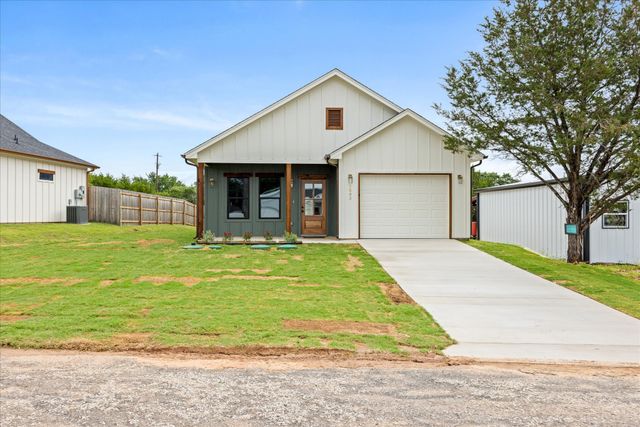 2603 Creekview Drive, Granbury, TX 76048
