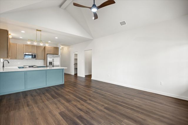 2603 Creekview Drive, Granbury, TX 76048