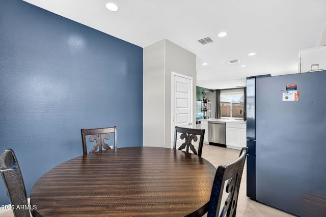 38035 N FARMHOUSE Way, San Tan Valley, AZ 85140