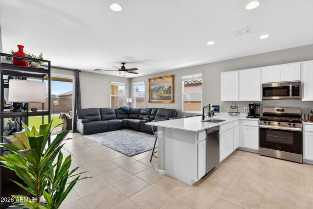 38035 N FARMHOUSE Way, San Tan Valley, AZ 85140