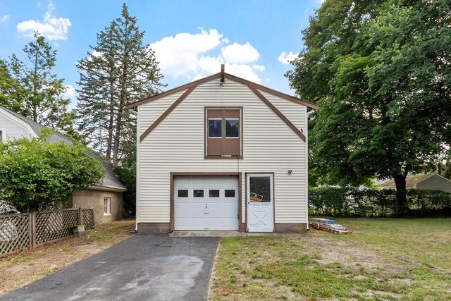 30 Hooper Rd, Dedham, MA 02026