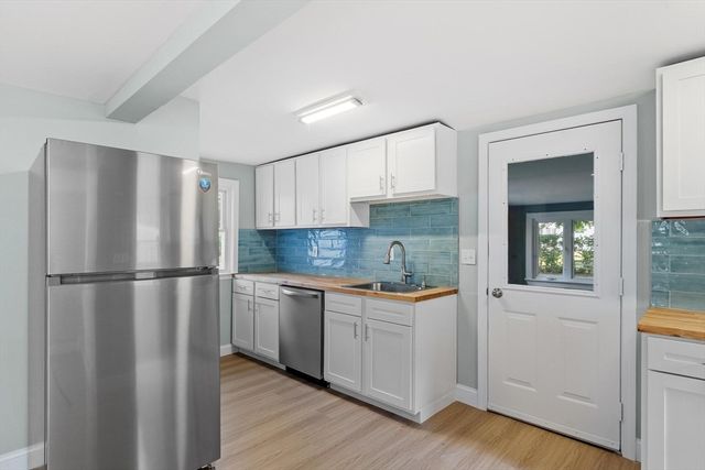 30 Hooper Rd, Dedham, MA 02026