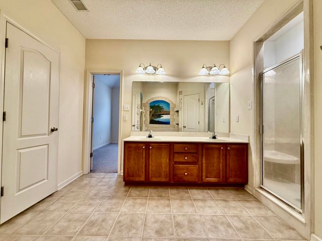 235 SUSANNE DR, Oakland, TN 38060