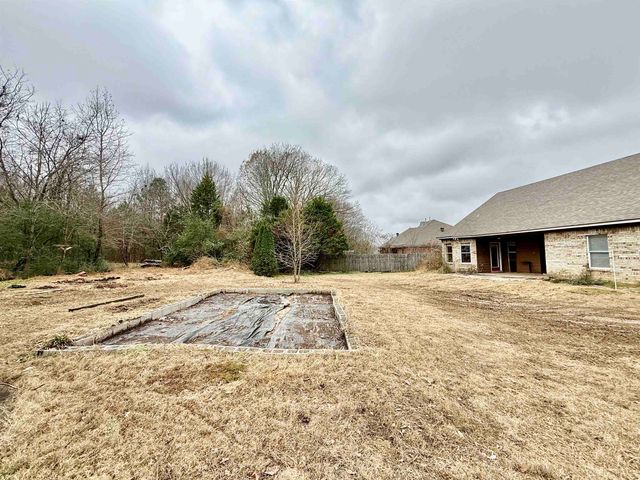 235 SUSANNE DR, Oakland, TN 38060