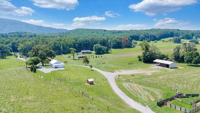 4148 Little Catawba Creek RD, Troutville, VA 24175