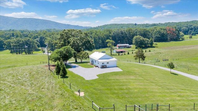 4148 Little Catawba Creek RD, Troutville, VA 24175