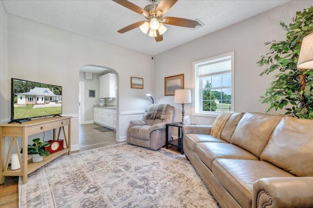 4148 Little Catawba Creek RD, Troutville, VA 24175